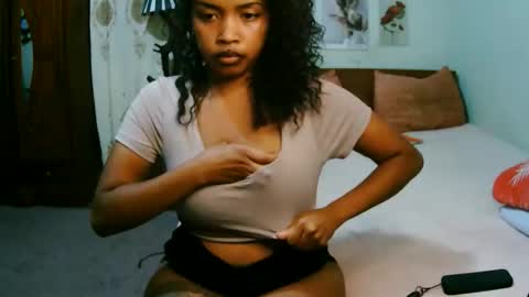 Snapshot of miel_07 chatting on 04/18/26, 11:03 miel_07 online show from 04/18/26, 11:03