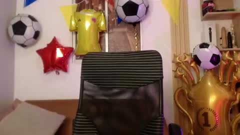 miel online show from 06/19/26, 02:10