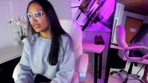 Snapshot of miel_ambar chatting on 04/29/26, 01:04 miel_ambar online show from 04/29/26, 01:04