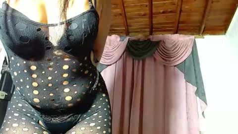 Snapshot of mielsquirt chatting on 11/21/25, 07:29 mielsquirt online show from 11/21/25, 07:29