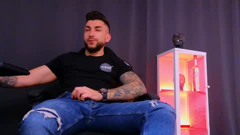 MightyAaron online show from 02/09/25, 03:53