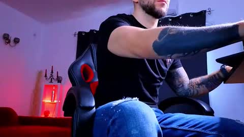 MightyAaron online show from 10/02/25, 02:35