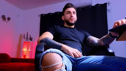 MightyAaron online show from 10/21/25, 03:07