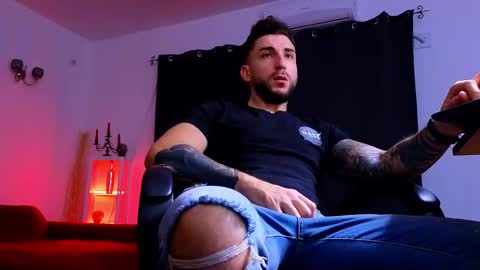 MightyAaron online show from 11/08/25, 04:23