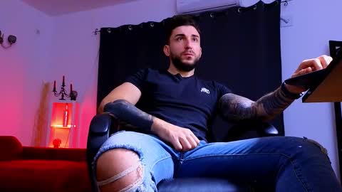 MightyAaron online show from 11/30/25, 05:11