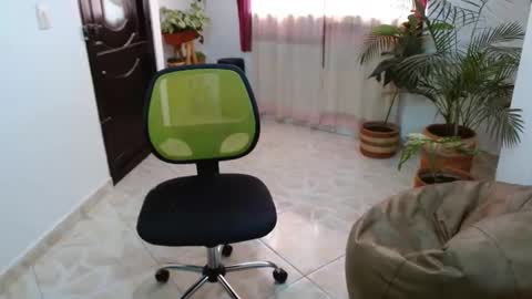 Snapshot of miguelitohot4 chatting on 05/27/26, 02:58 Miguel Eduardo online show from 05/27/26, 02:58