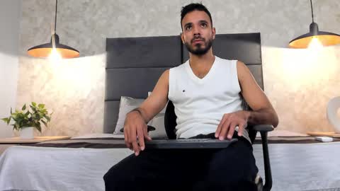 miguelsanfrancisco online show from 09/28/25, 02:00