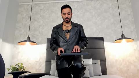 miguelsanfrancisco online show from 10/25/25, 02:46