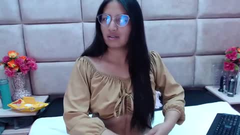 Snapshot of miha_smith chatting on 03/11/25, 02:54 Miha online show from 03/11/25, 02:54