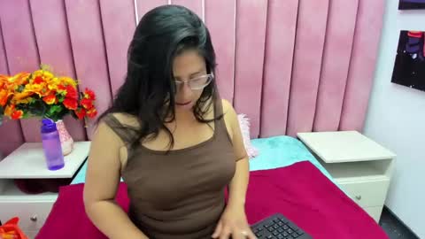 Snapshot of miha_smith chatting on 09/30/25, 02:49 Miha online show from 09/30/25, 02:49