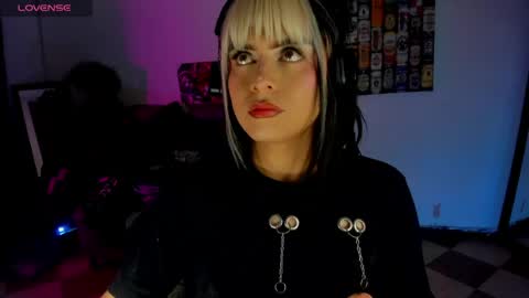 Snapshot of mihaa_adams chatting on 06/08/26, 04:35 MIHAA-ADAMS online show from 06/08/26, 04:35