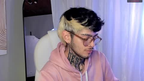 Snapshot of mihailleroy chatting on 12/18/24, 10:13 MIHAIL LEROY finally independent model online show from 12/18/24, 10:13