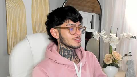 Snapshot of mihailleroy chatting on 01/27/25, 10:16 MIHAIL LEROY finally independent model online show from 01/27/25, 10:16