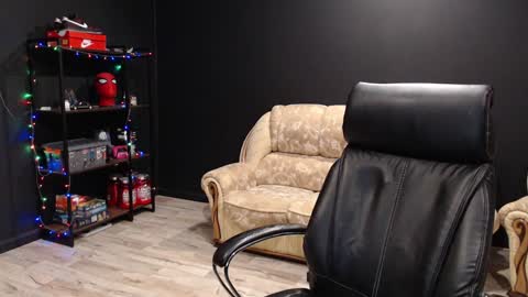 Snapshot of mihasikd chatting on 12/24/24, 03:58 Misha Winchester online show from 12/24/24, 03:58