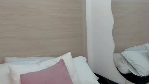 Snapshot of miia03 chatting on 03/14/26, 11:04 Miia online show from 03/14/26, 11:04
