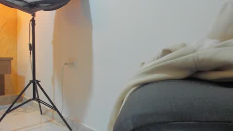 Snapshot of miia03 chatting on 03/28/26, 11:32 Miia online show from 03/28/26, 11:32