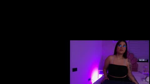 Snapshot of miia_01_ chatting on 11/07/25, 11:54 Mia online show from 11/07/25, 11:54