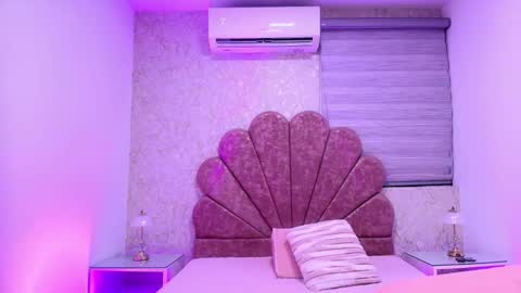 Snapshot of miia_01_ chatting on 12/03/25, 11:52 Mia online show from 12/03/25, 11:52