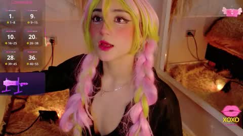   online show from 12/04/25, 12:25