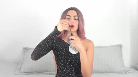 miia_evans01 online show from 10/27/25, 12:09