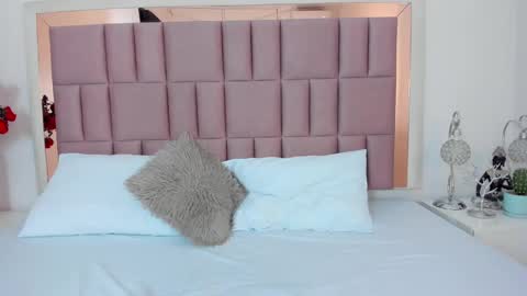 Snapshot of miia_palmerr chatting on 01/17/25, 10:34 Mia  online show from 01/17/25, 10:34