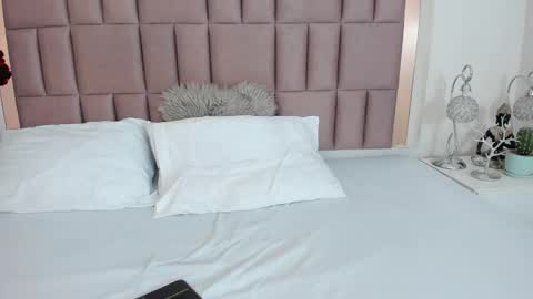 Snapshot of miia_palmerr chatting on 02/08/25, 10:19 Mia  online show from 02/08/25, 10:19