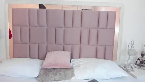 Snapshot of miia_palmerr chatting on 02/17/25, 07:10 Mia  online show from 02/17/25, 07:10