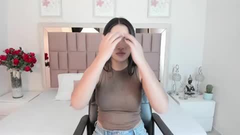 Snapshot of miia_palmerr chatting on 02/24/25, 11:10 Mia  online show from 02/24/25, 11:10