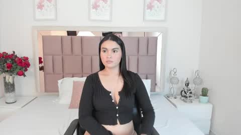 Snapshot of miia_palmerr chatting on 02/27/25, 03:37 Mia  online show from 02/27/25, 03:37