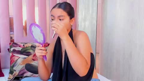 Snapshot of miia_palmerr chatting on 09/21/25, 09:44 Mia  online show from 09/21/25, 09:44