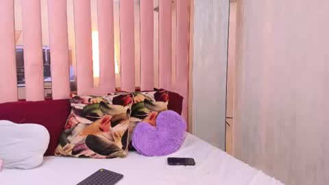 Snapshot of miia_palmerr chatting on 10/19/25, 04:51 Mia  online show from 10/19/25, 04:51