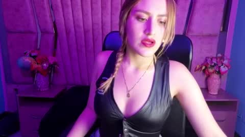 MiaScarlet online show from 09/11/25, 09:15