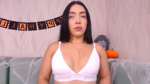 miia scoott  online show from 10/23/25, 11:53