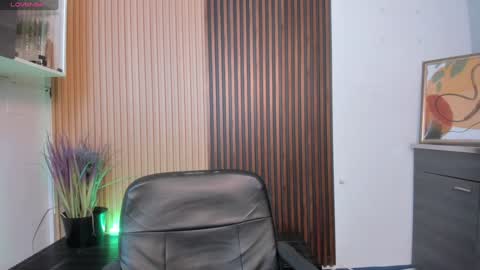 Miia 3 online show from 12/23/24, 12:08
