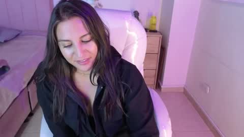 Snapshot of miia_thompson_1 chatting on 05/31/26, 07:59 M I I A online show from 05/31/26, 07:59