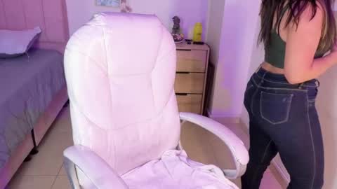 Snapshot of miia_thompson_1 chatting on 06/08/26, 08:31 M I I A online show from 06/08/26, 08:31
