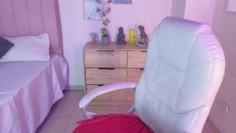 M I I A     online show from 07/02/26, 07:53