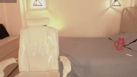M I I A     online show from 07/19/26, 02:21