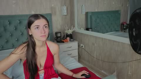Snapshot of miia_velvett chatting on 04/21/26, 03:17 miia_velvett online show from 04/21/26, 03:17