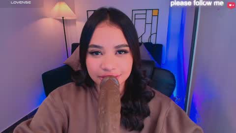 Snapshot of miiaa7_ chatting on 06/03/26, 02:33 Ma is my name I invite you to check out my wish list for my birthday online show from 06/03/26, 02:33
