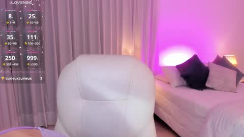 Mia online show from 12/03/24, 03:30