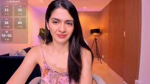 Snapshot of miiaa_evans chatting on 10/03/25, 11:07 Mia online show from 10/03/25, 11:07