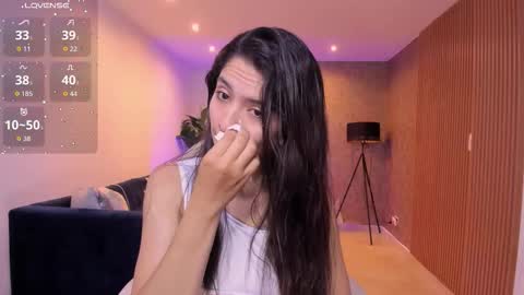 Snapshot of miiaa_evans chatting on 11/05/25, 11:10 Mia online show from 11/05/25, 11:10