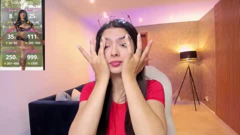 Snapshot of miiaa_evans chatting on 11/10/25, 11:09 Mia online show from 11/10/25, 11:09