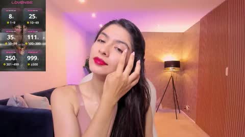 Snapshot of miiaa_evans chatting on 11/12/25, 11:10 Mia online show from 11/12/25, 11:10