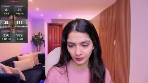 Snapshot of miiaa_evans chatting on 11/20/25, 11:10 Mia online show from 11/20/25, 11:10