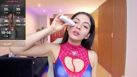 Snapshot of miiaa_evans chatting on 12/15/25, 11:03 Mia online show from 12/15/25, 11:03