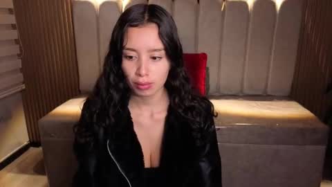 miiaa_evans1 online show from 03/22/26, 01:25