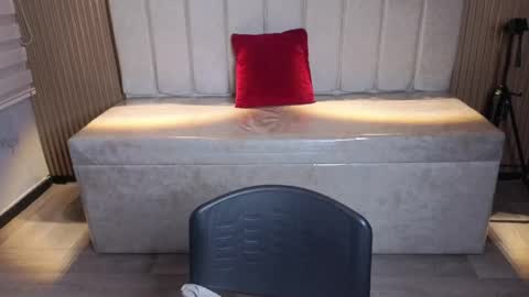 miiaa_evans1 online show from 05/31/26, 02:02