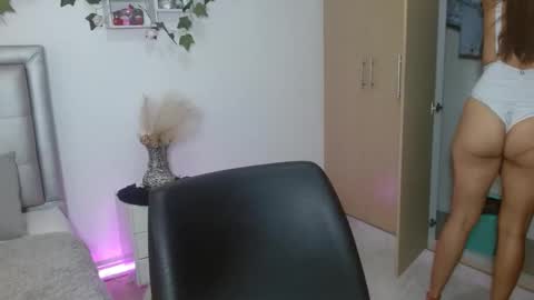 Snapshot of miiaa_k chatting on 04/18/26, 07:45 miiaa_k online show from 04/18/26, 07:45
